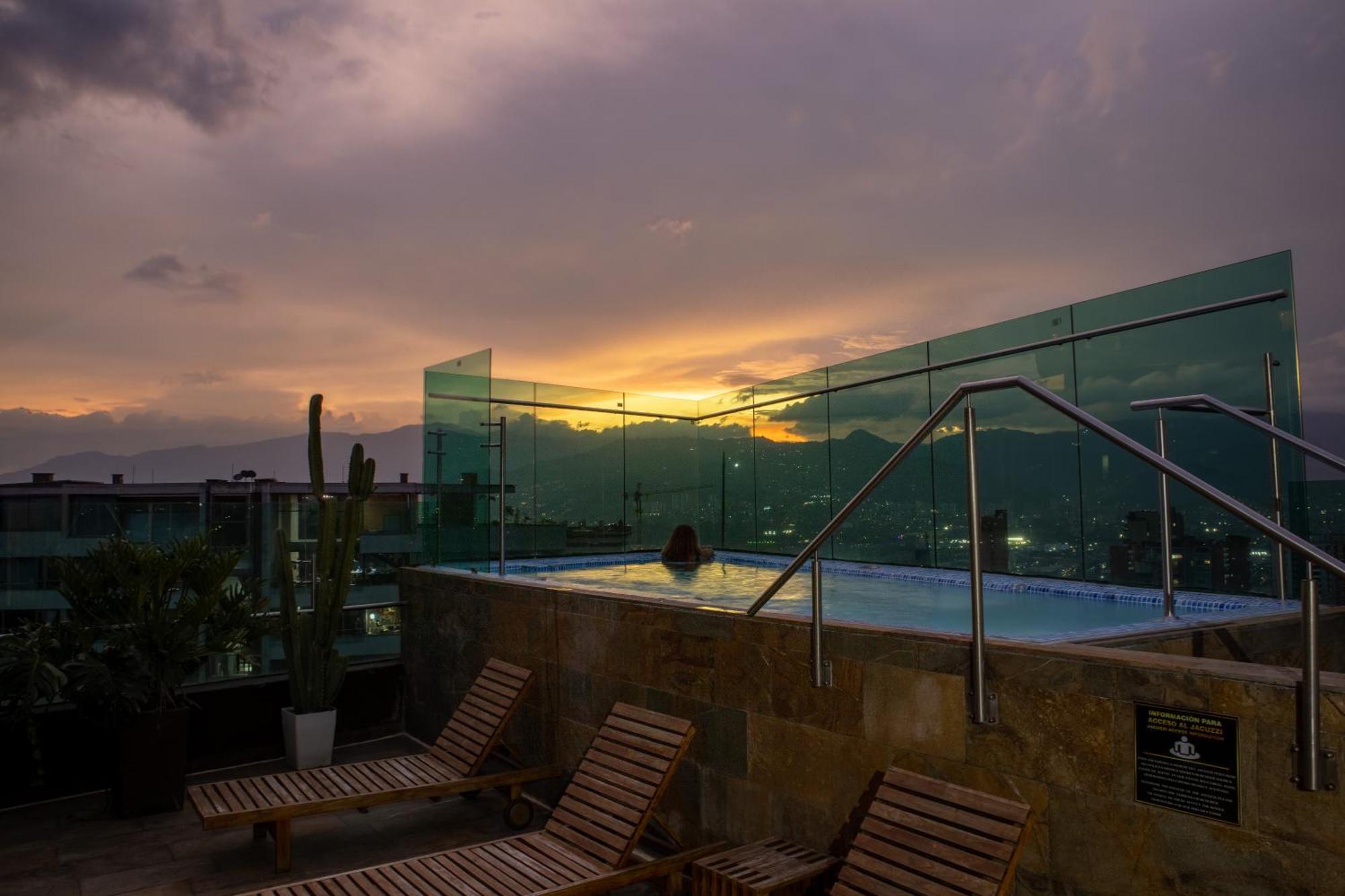Cafe Hotel 메딜린 외부 사진