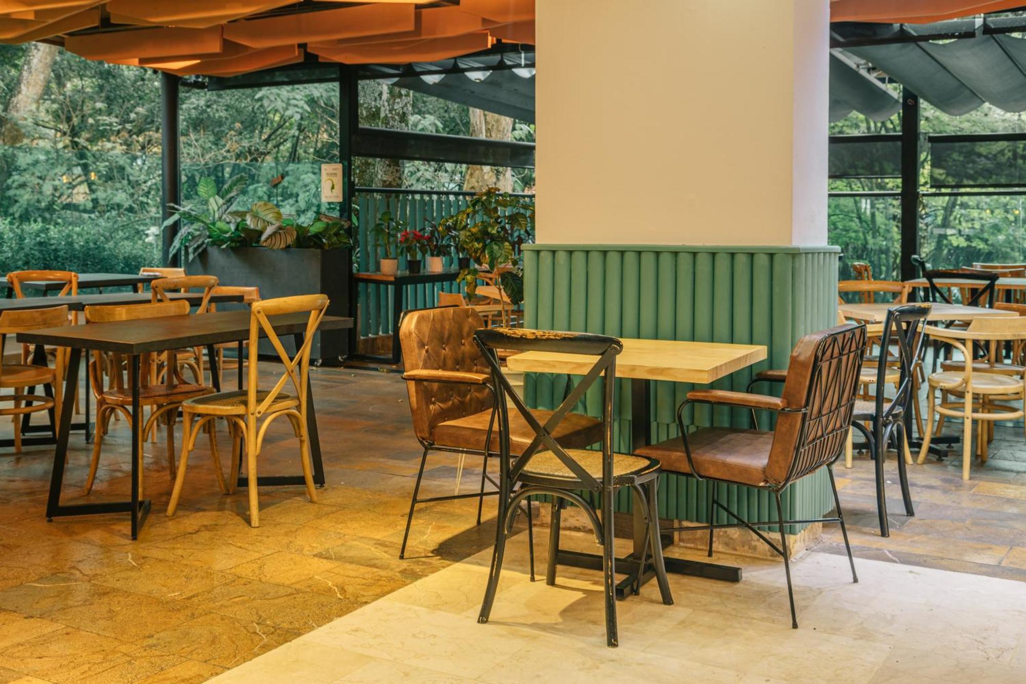 Cafe Hotel 메딜린 외부 사진