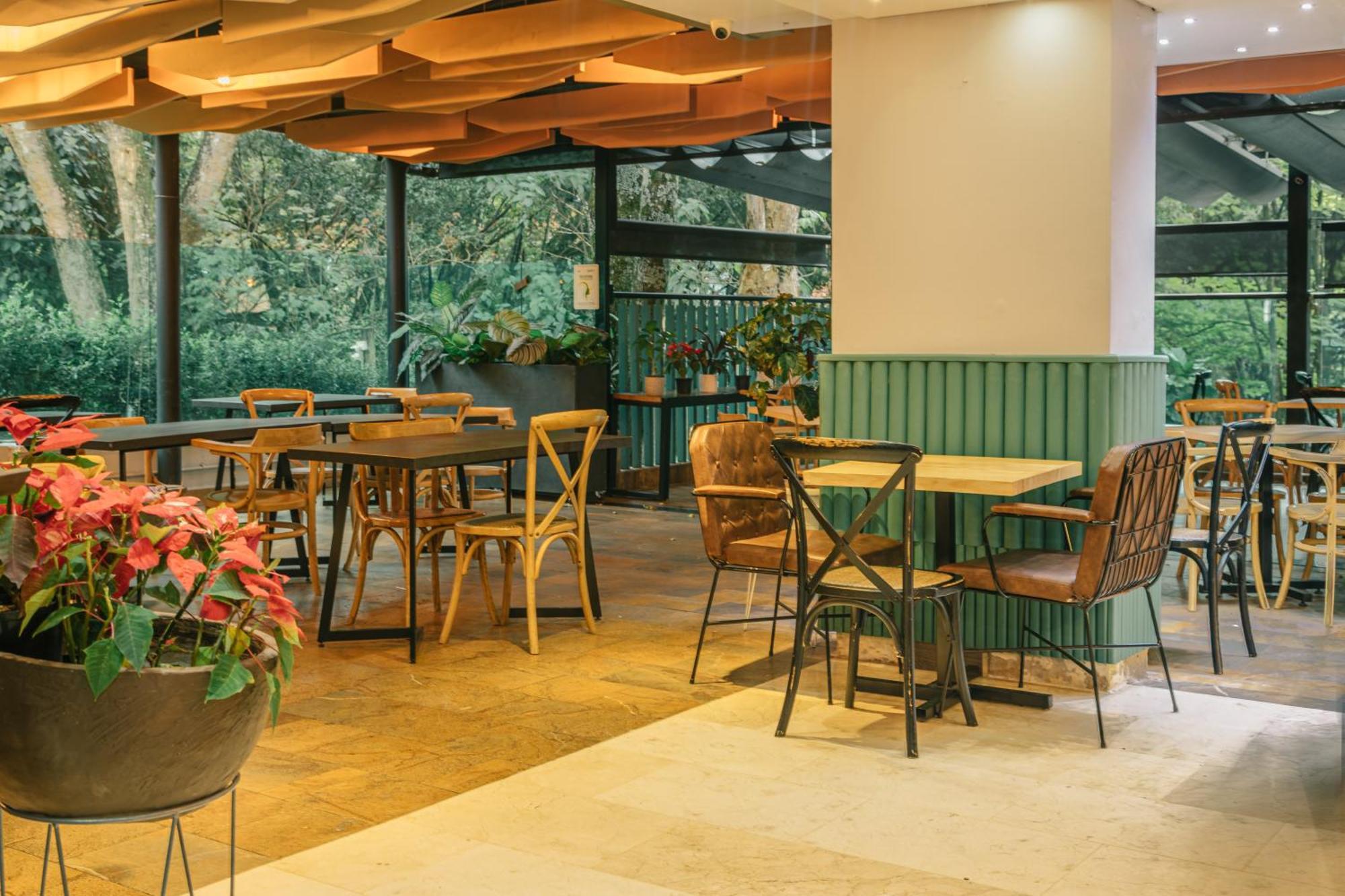Cafe Hotel 메딜린 외부 사진