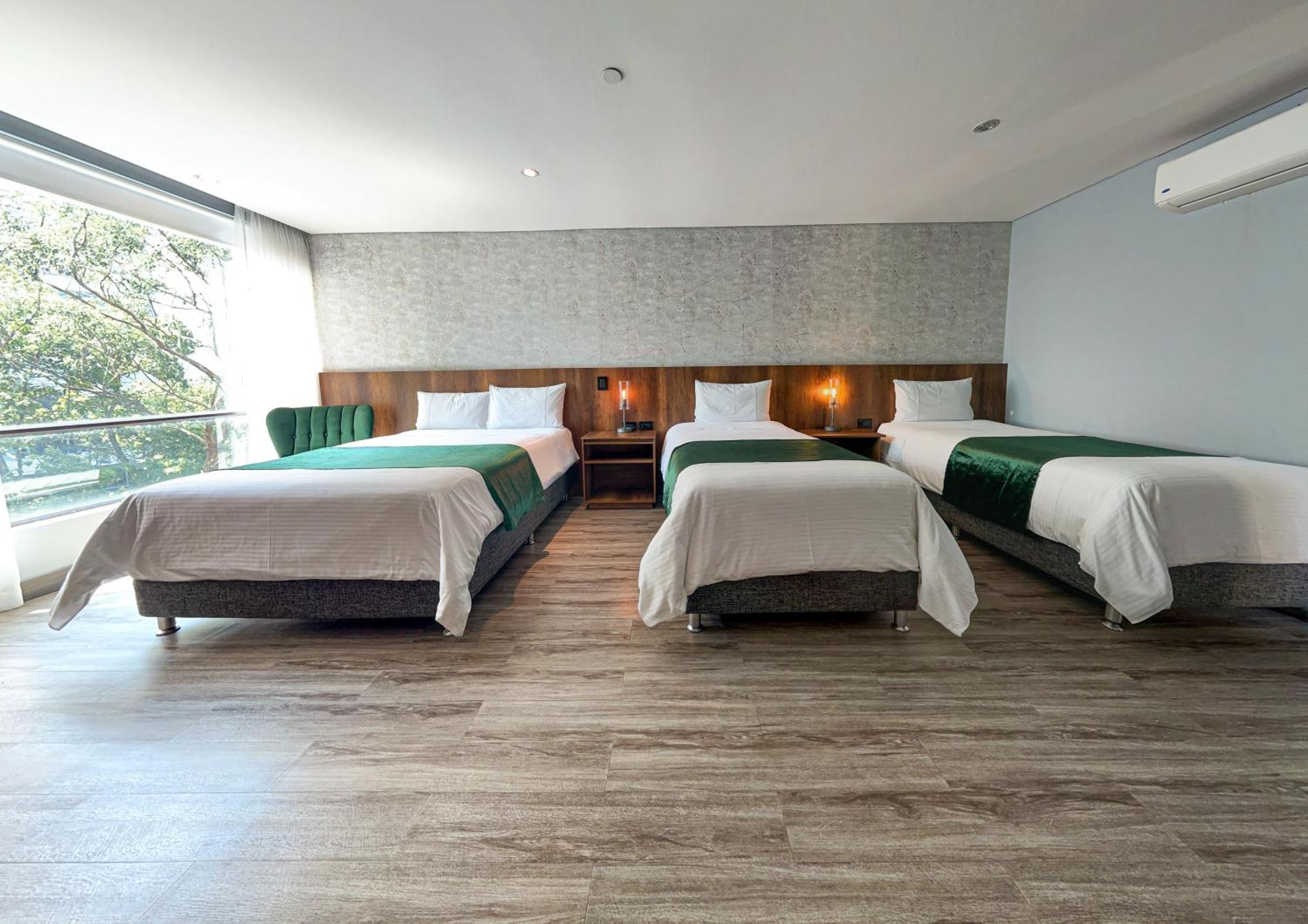 Cafe Hotel 메딜린 객실 사진